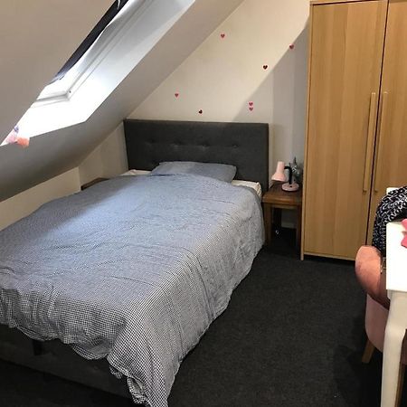 2 X Double Rooms In Cheam מראה חיצוני תמונה