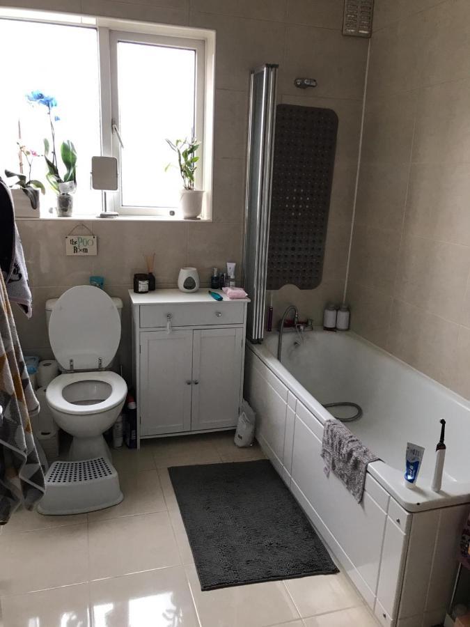 2 X Double Rooms In Cheam מראה חיצוני תמונה